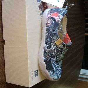 Starry Night slip on NWT and box size 39